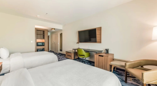 Четырёхместный номер Standard Fairfield by Marriott Inn & Suites Knoxville Clinton
