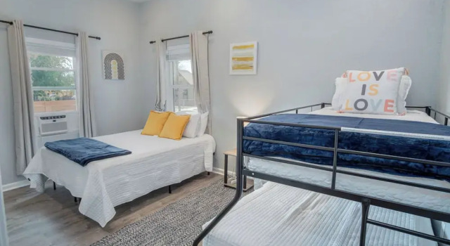 Cozy and Lovely 2BR 2BA Apt#a Near Lively Downtown, Забронировать Дом для отпуска Сан-Антонио Bexar County, рядом с Alamo Plaza