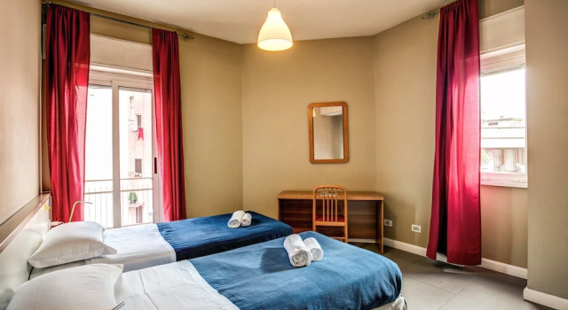 Двухместный номер Standard с балконом City Guest House