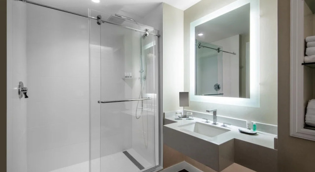 Номер Standard c 1 комнатой с видом на внутренний двор The Westin Dallas Stonebriar Golf Resort & Spa