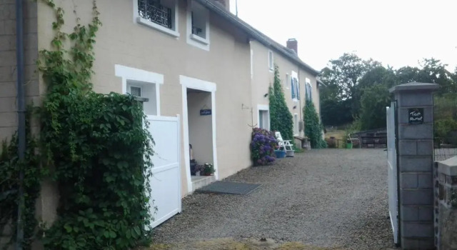 La Parisiere, Book Hotel Hotels in Manche with Parking, Parking