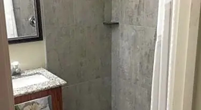 Четырёхместный номер Standard 402 Hotel
