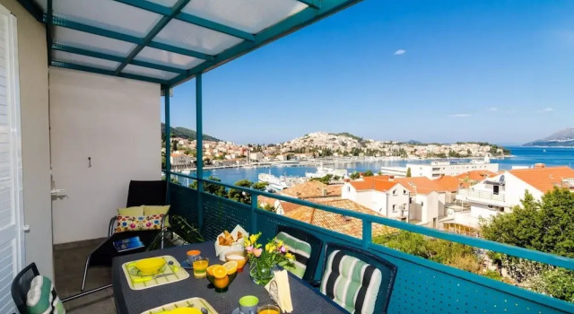 Апартаменты Apartment Radovan - One-bedroom Apartment With Balcony and Sea View