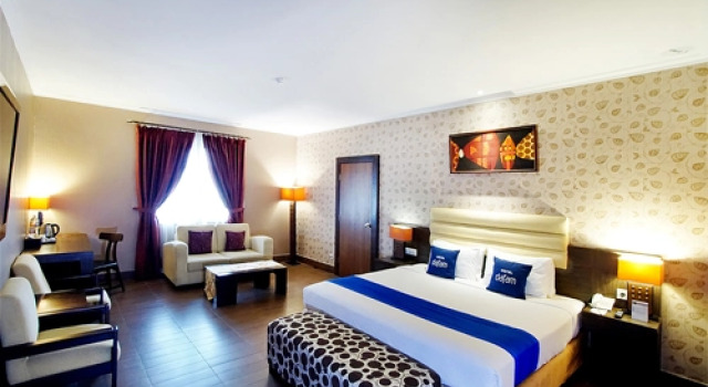 Suite doble Dafam Hotel Cilacap