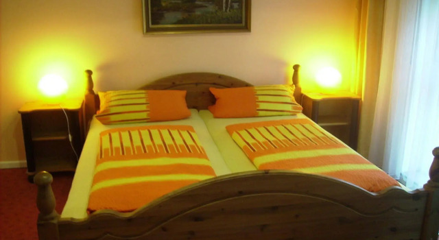 Hotel und Appartementhaus Rheden, Reserva ahora Hotel Glienicke Brandenburgo