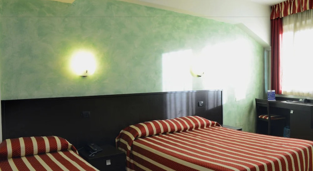 Standard- tredobbelt værelse med altan Hotel Iacone