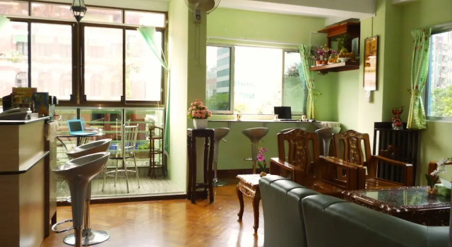 Yangon Heart Guest House, Забронировать Гостевой дом Отели Янгон с парковкой, рядом с Sein Yaung Chi Pagoda, Парковка