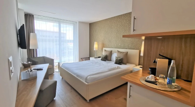 Двухместный номер Comfort с балконом Hotel AVA