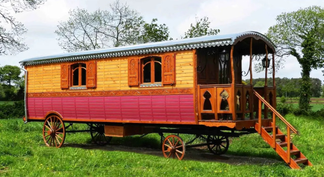 Une roulotte et des chevaux, Rezerwuj Hotel  