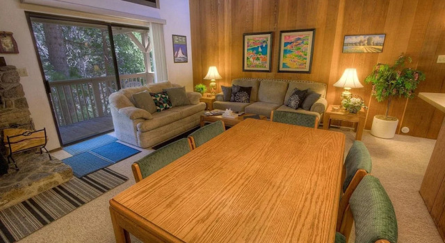 Forest View Townhouse, Забронировать Отель Отели Кингс-Бич с парковкой, рядом с Минигольф Кингс-Бич, Парковка