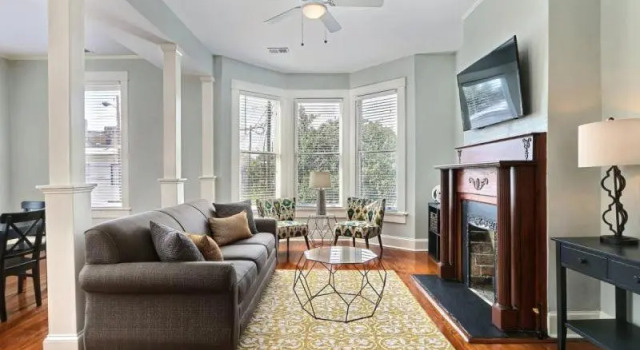Апартаменты с 3 комнатами Lafayette Row Unit 2