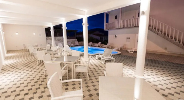 Apartmani Roko, Buchen Sie Ferienwohnung Hotels in Gespanschaft Split-Dalmatien mit Pool, Schwimmbad