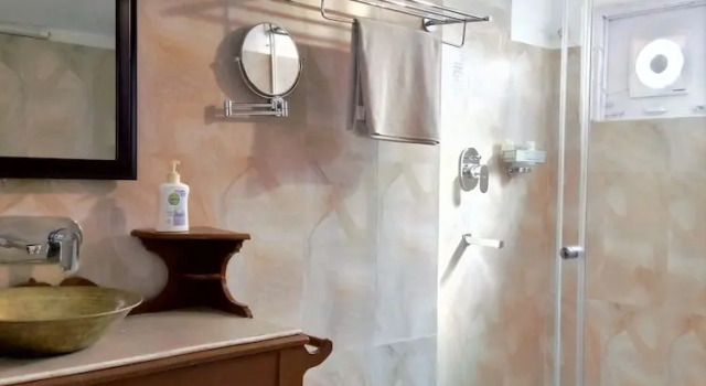 Одноместный полулюкс Shaligram Hotel