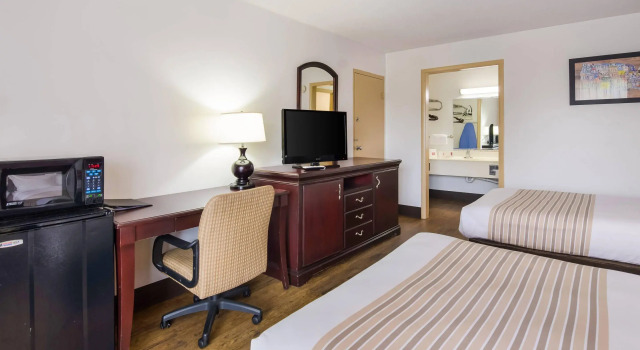 Standard Vierer Zimmer Econo Lodge Marion I-81