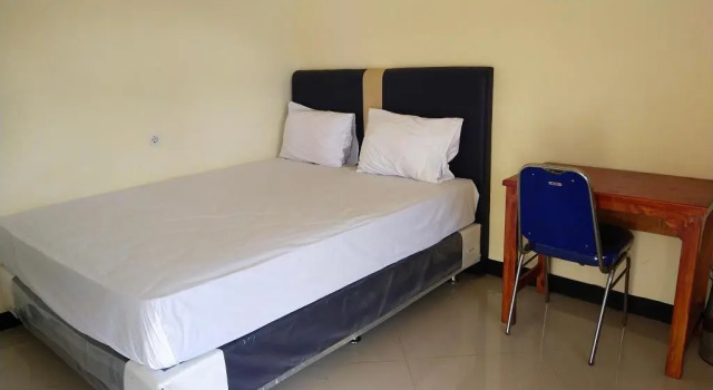 Номер Standard RedDoorz near Kelapa Gading