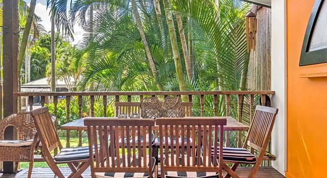 Коттедж Longhouse - spacious 4 BR Belongil Beach retreat
