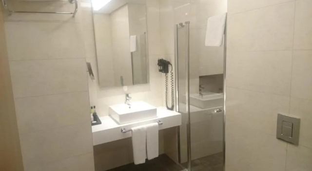Номер Standard Ramada Plaza by Wyndham Istanbul Asia Airport
