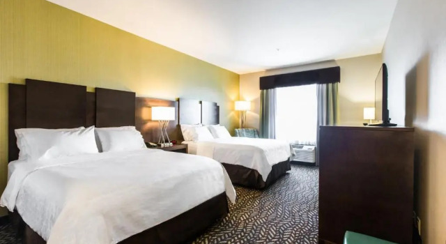 Четырёхместный номер Standard Holiday Inn Express & Suites Spruce Grove - Stony Plain by IHG