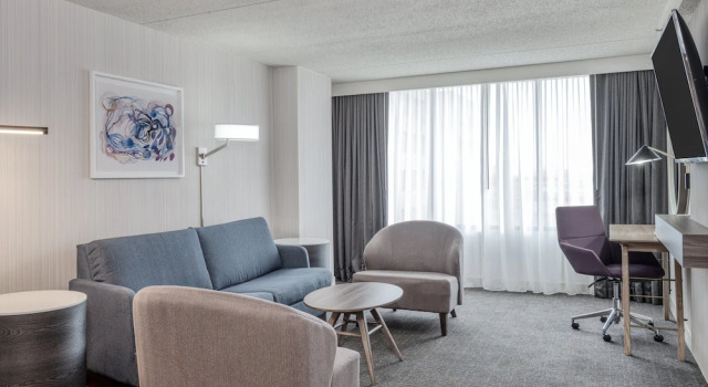 Люкс c 1 комнатой Crowne Plaza Indianapolis-Airport by IHG