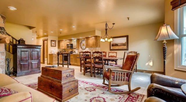 Powder Ridge Skier's Retreat by Avantstay Large Modern Home Close to Park City Resort w/ Views, Забронировать Курортный отель Бизнес-отели Парк-Сити, рядом с Горнолыжный подъeмник Ski Team Ski Lift, 4* 5*