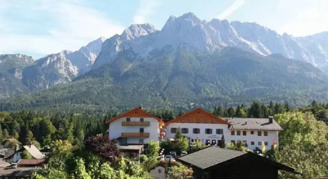 Двухместный полулюкс с балконом Romantik Alpenhotel Waxenstein