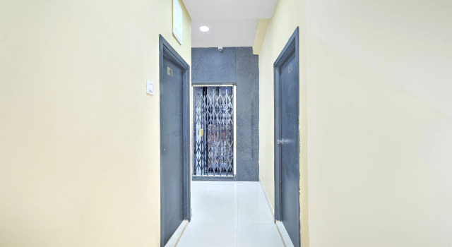 Hotel O HOLIDAY STAR IN Nampally Railway Station