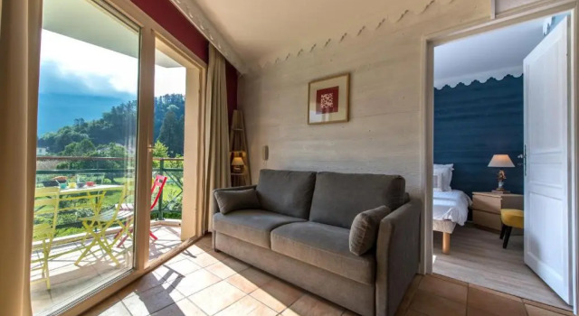Апартаменты с видом на озеро Les Roseaux du Lac - 7 appartements situés dans une résidence posée au bord du lac dAnnecy