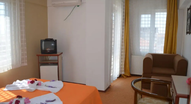 Одноместный номер Economy с балконом Megas Hotel