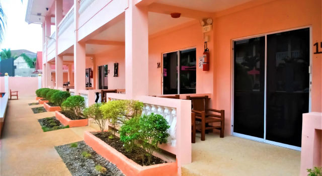 Номер Deluxe Conrada's Place Hotel and Resort