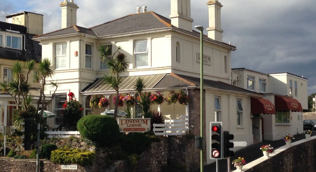 Lindum Lodge, Varaa Hotelli Torquay Devon