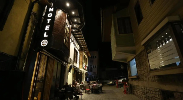 Saray Hotel, Prenota Hotel Hotel economici a Prizren County