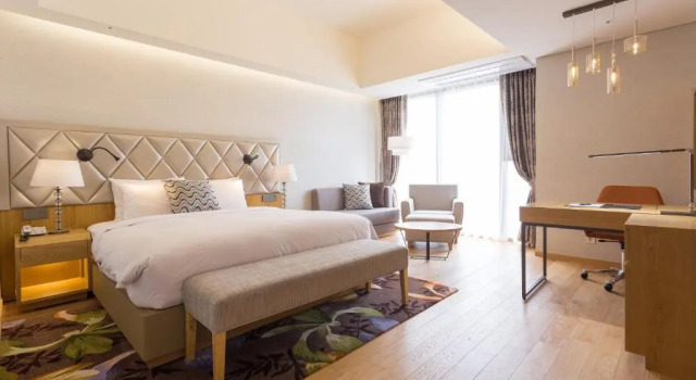 Полулюкс Deluxe Charis Hotel