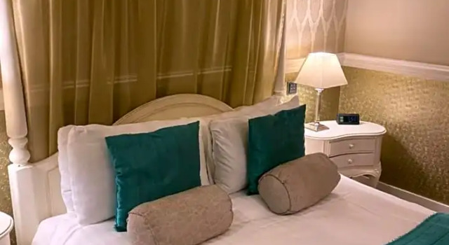 Полулюкс Langtry Manor Hotel