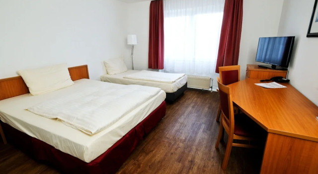 Двухместный номер Standard с балконом Apart Hotel Sehnde