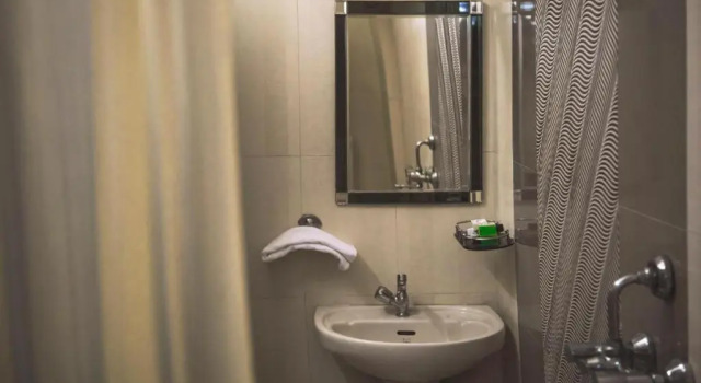 Hotel Meenakshi Udaipur - Family Preffered Hotel, Забронировать Отель Отели штата Раджастхана с парковкой, Парковка