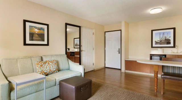 Четырёхместный люкс Hampton Inn & Suites Tarpon Springs
