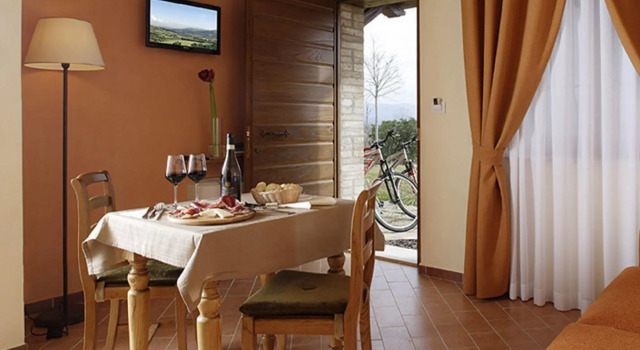 Holiday Apartment on a Farm in Umbria, Rezervasyon Daire Umbria havuzlu oteller, Yüzme Havuzu