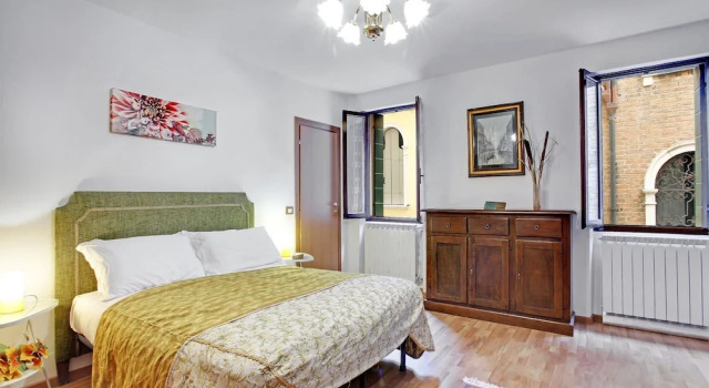 Grimaldi Apartments - Al Teatro, Забронировать Апартаменты/квартира Апартаменты Венеции, рядом с Старые Прокурации, Апартаменты/квартира