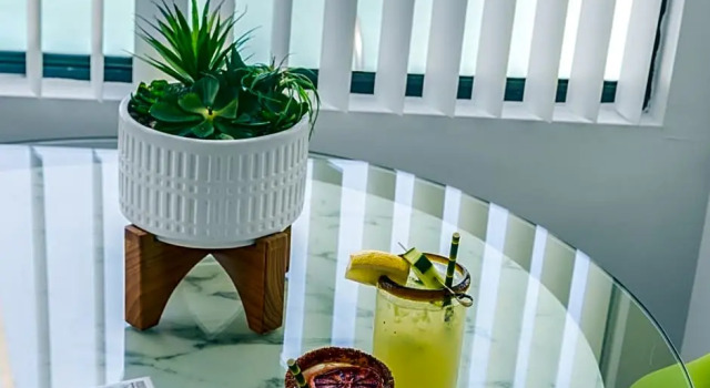 Одноместный полулюкс The Three Fifty Hotel