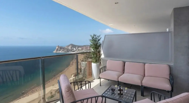 Люкс Comfort Sunset Cliffs Wellness & Spa by Leo Apartments Benidorm