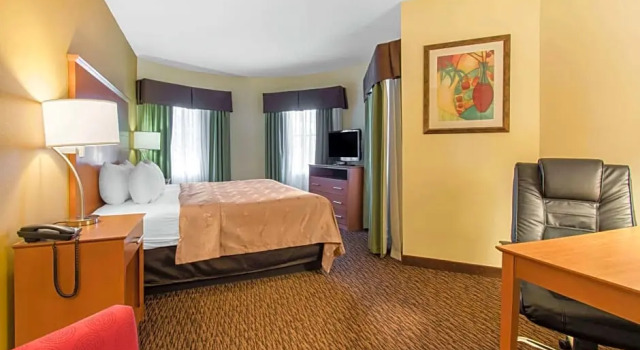 Двухместный люкс c 1 комнатой University Hotel & Suites Shippensburg, Trademark by Wyndham