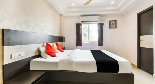 Hotel Rr Grand by OYO Rooms, Book Hotel Hoteller i Tamil Nadu med parkering, Parkering
