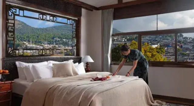 Lijiang Shishan House Kaiyang Inn, Забронировать Отель Лицзян Юньнань, рядом с Улица Сквер-стрит Древнего города Даянь