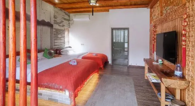 Семейный люкс с видом на закат Qingju Caotang Homestay (Yangshuo Yulong River Jima Wharf Branch)
