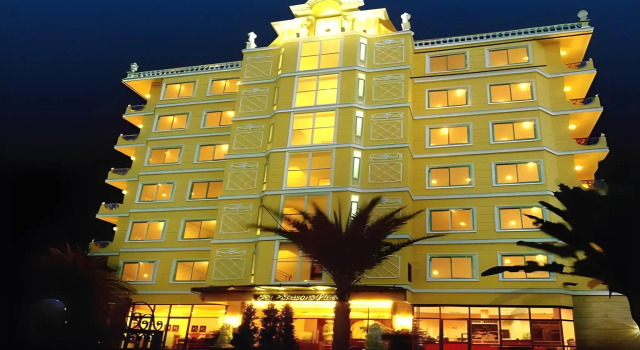 Four Seasons Place