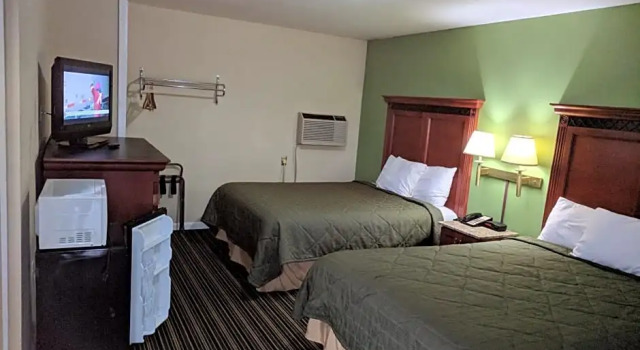 Номер Standard Benton Inn