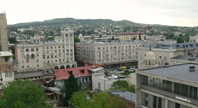 Flat in Tbilisi, Забронировать Отель Чугурети Тбилиси, рядом с Концертный зал Тбилиси