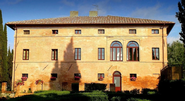 Villa Armena, Book Villa Cottages in Crete Senesi, Cottage