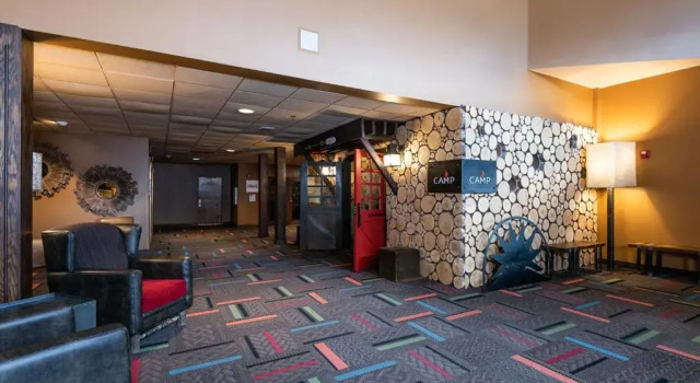 Grand Summit Hotel, Varaa Hotelli Hotellit New England uima-altaalla, Uima-allas