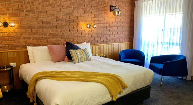 Люкс Deluxe Golden River Motor Inn